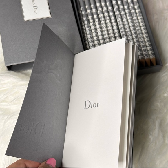 Christian Dior Sketch Pad and Pencils Bundle with Box - Picture 6 of 15